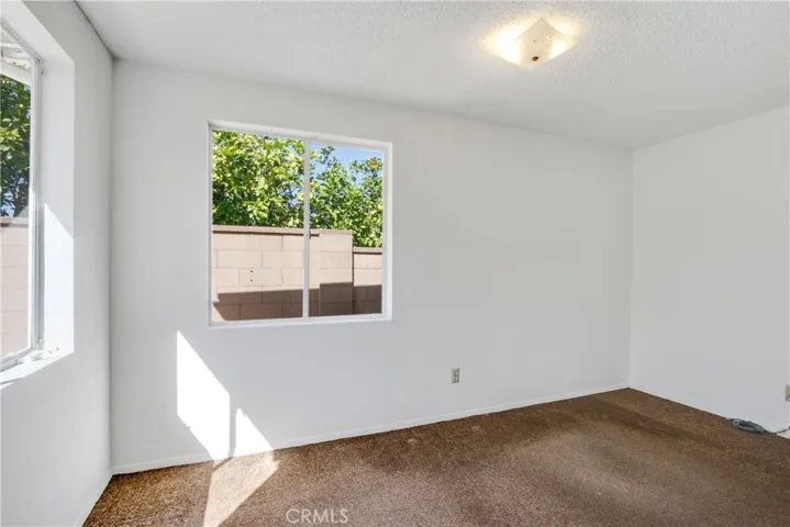 Good Size Bright Office, or a room for homeschooling!