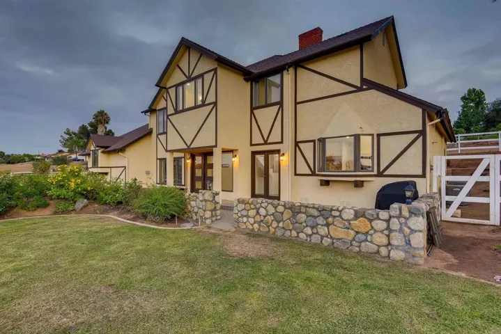 2607 Alta Vista Dr, Fallbrook, California 92028