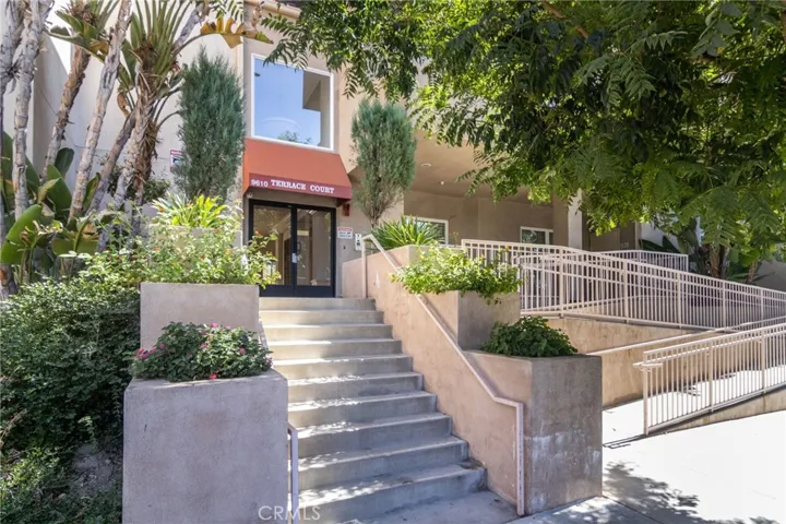 9610 Zelzah Avenue 305, Northridge, California 91325