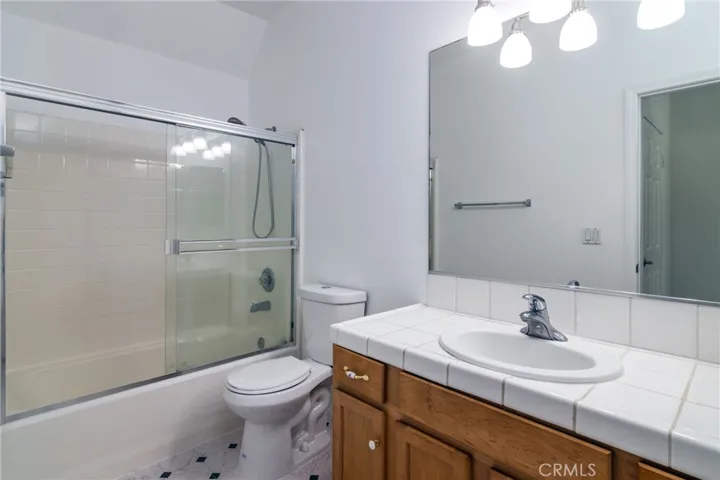 9610 Zelzah Avenue 305, Northridge, California 91325