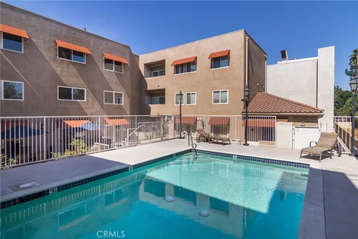 9610 Zelzah Avenue 305, Northridge, California 91325