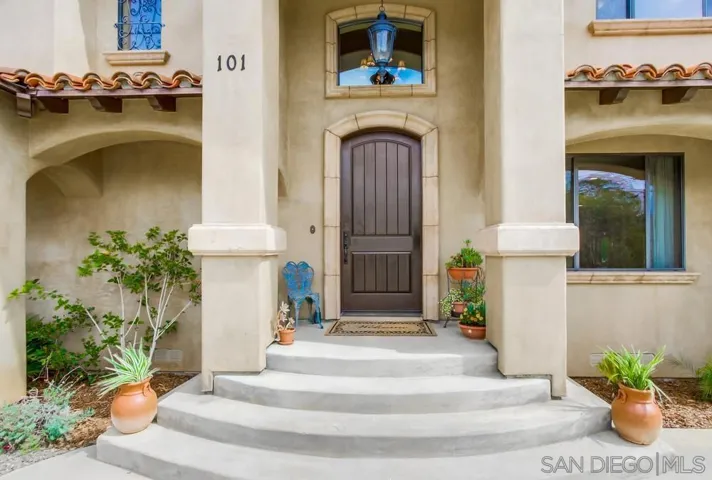 101 La Cresta Trl, El Cajon, California 92019