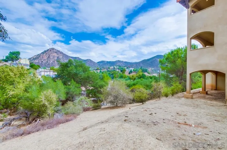 101 La Cresta Trl, El Cajon, California 92019
