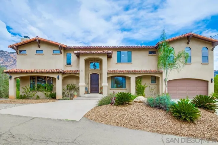 101 La Cresta Trl, El Cajon, California 92019