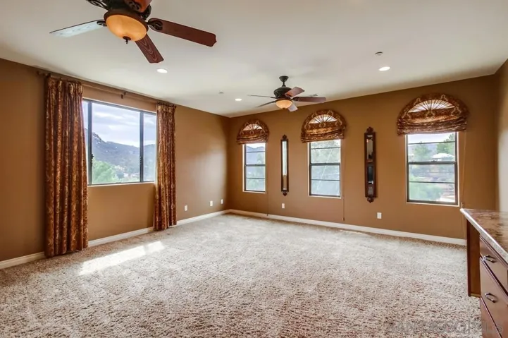 101 La Cresta Trl, El Cajon, California 92019