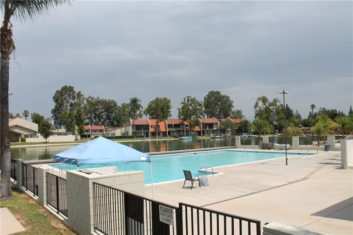 1586 Via Del Rio, Corona, California 92882
