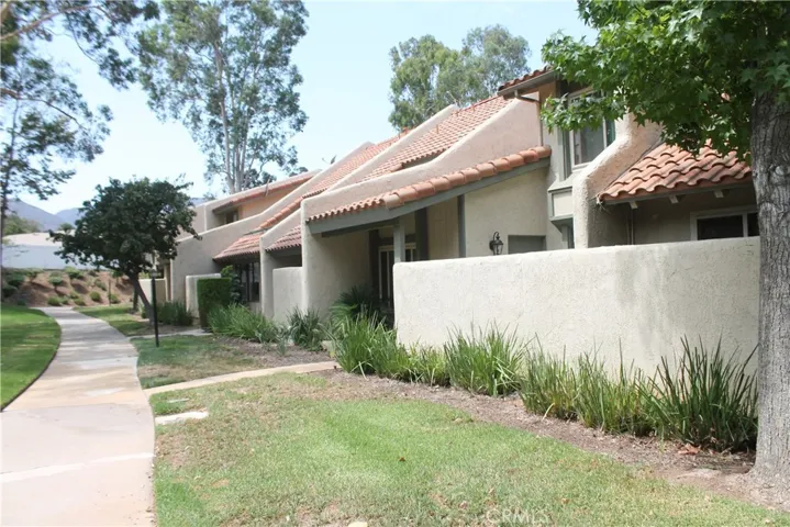 1586 Via Del Rio, Corona, California 92882