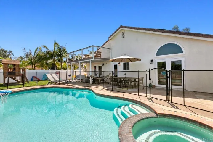 2722 Socorro Lane, Carlsbad, California 92009