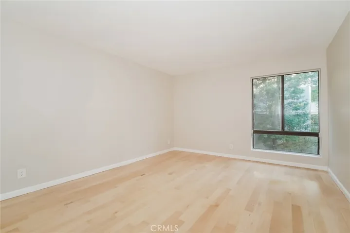 15231 Magnolia Boulevard 119, Sherman Oaks, California 91403