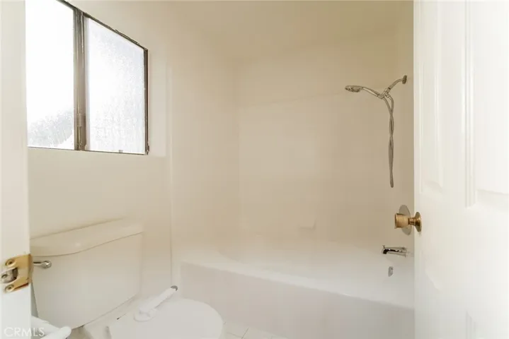 15231 Magnolia Boulevard 119, Sherman Oaks, California 91403