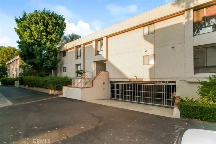 15231 Magnolia Boulevard 119, Sherman Oaks, California 91403