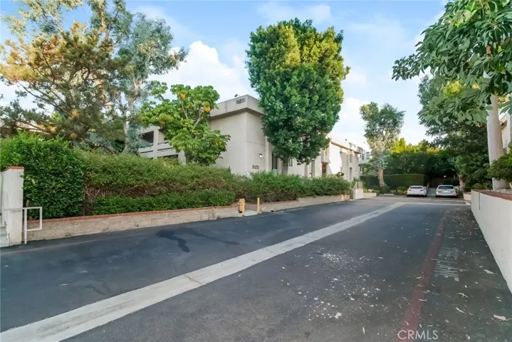 15231 Magnolia Boulevard 119, Sherman Oaks, California 91403