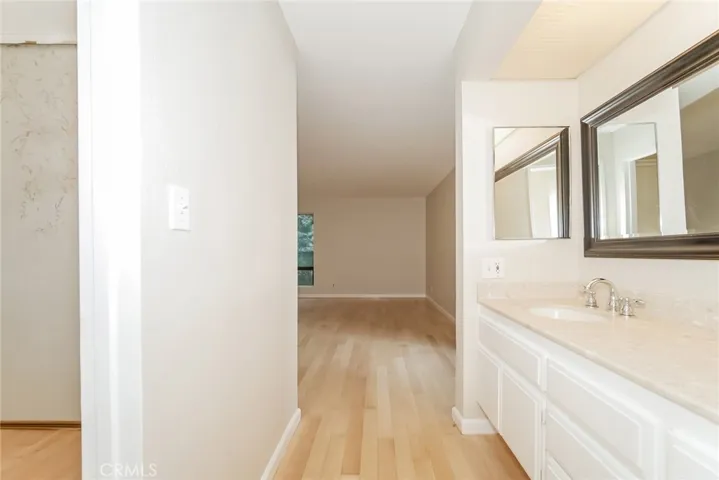 15231 Magnolia Boulevard 119, Sherman Oaks, California 91403