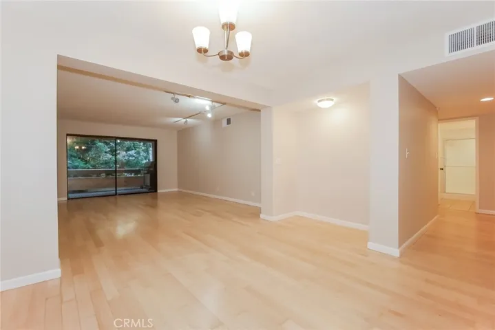 15231 Magnolia Boulevard 119, Sherman Oaks, California 91403