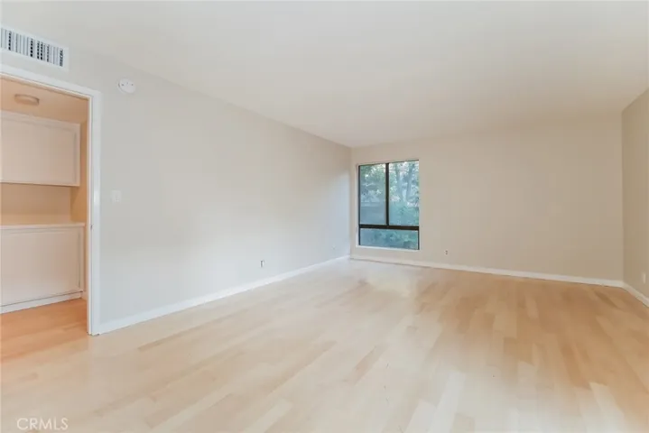 15231 Magnolia Boulevard 119, Sherman Oaks, California 91403