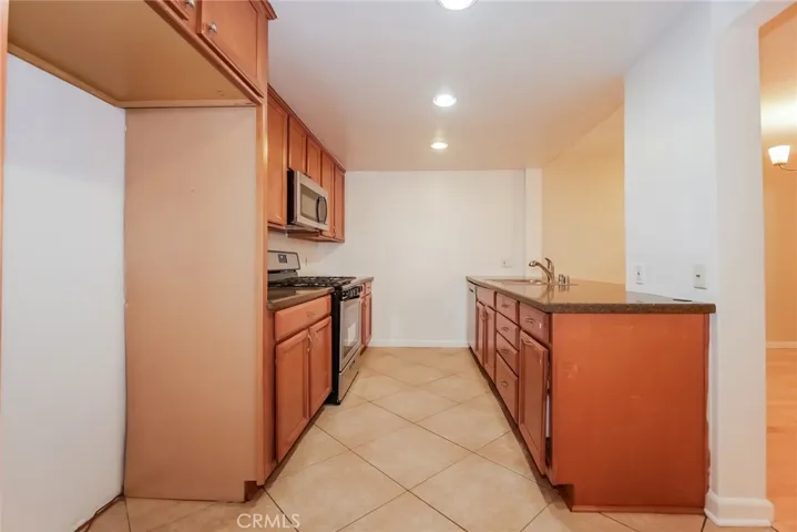 15231 Magnolia Boulevard 119, Sherman Oaks, California 91403