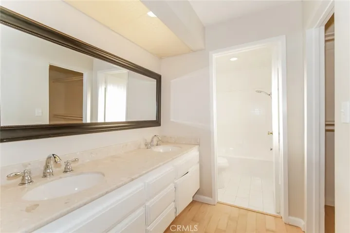 15231 Magnolia Boulevard 119, Sherman Oaks, California 91403
