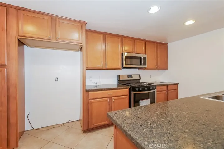 15231 Magnolia Boulevard 119, Sherman Oaks, California 91403