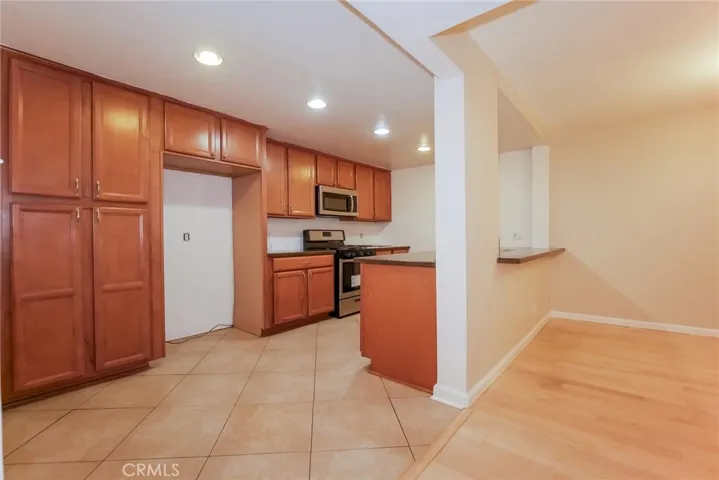 15231 Magnolia Boulevard 119, Sherman Oaks, California 91403