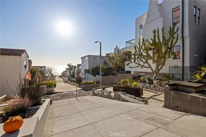217 24th Street, Manhattan Beach, California 90266