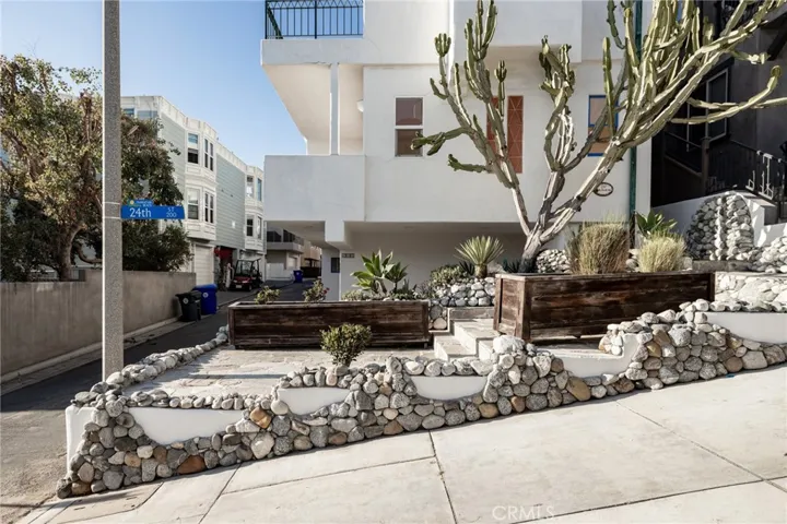 217 24th Street, Manhattan Beach, California 90266