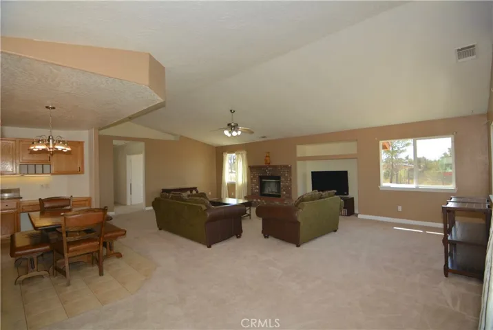 11550 Greaswood Lane, Phelan, California 92371