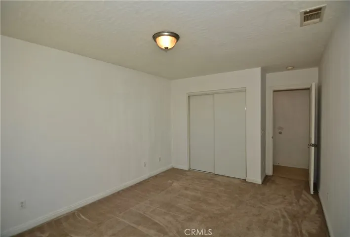 11550 Greaswood Lane, Phelan, California 92371