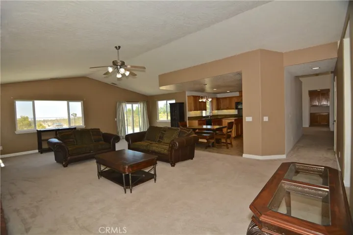 11550 Greaswood Lane, Phelan, California 92371