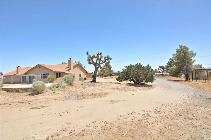 11550 Greaswood Lane, Phelan, California 92371