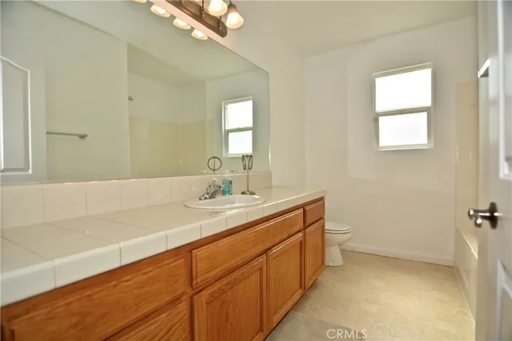 11550 Greaswood Lane, Phelan, California 92371
