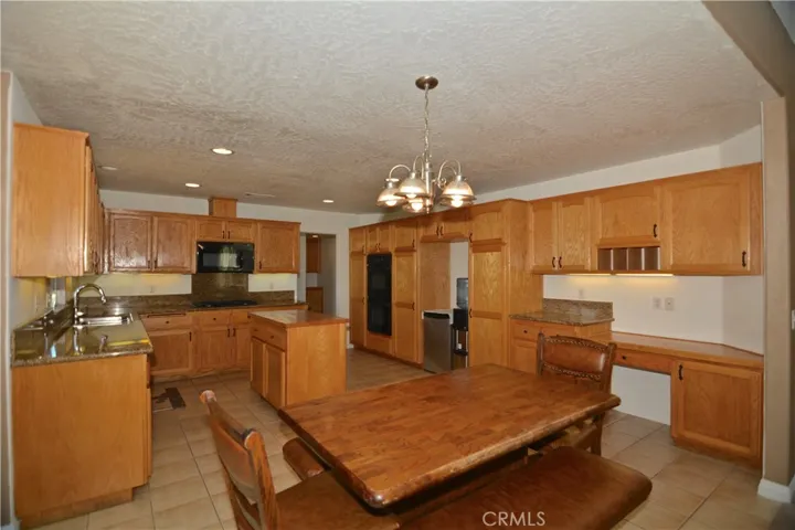 11550 Greaswood Lane, Phelan, California 92371