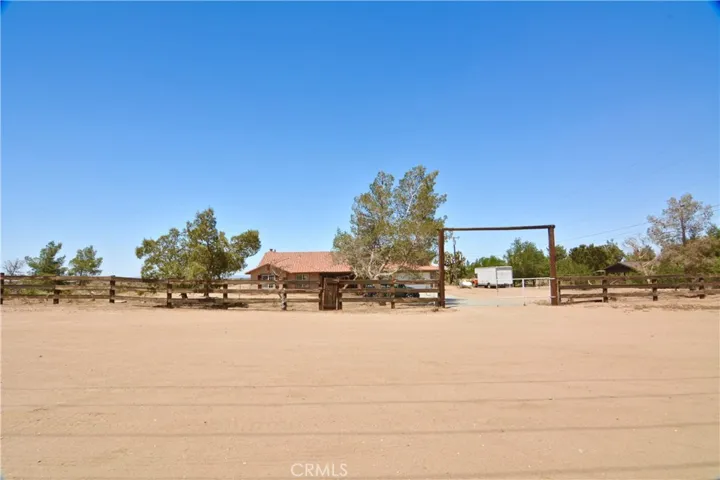 11550 Greaswood Lane, Phelan, California 92371