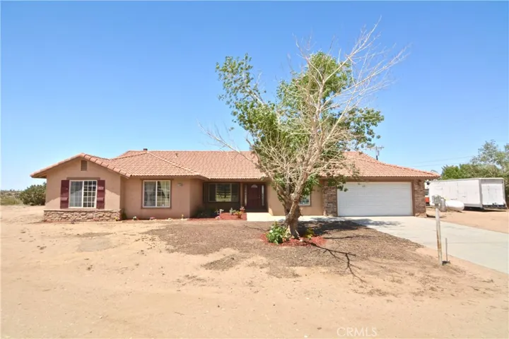 11550 Greaswood Lane, Phelan, California 92371