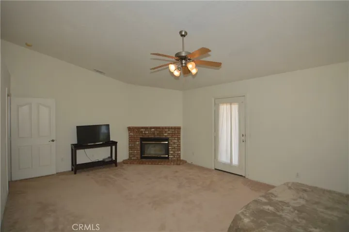 11550 Greaswood Lane, Phelan, California 92371