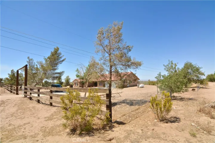 11550 Greaswood Lane, Phelan, California 92371