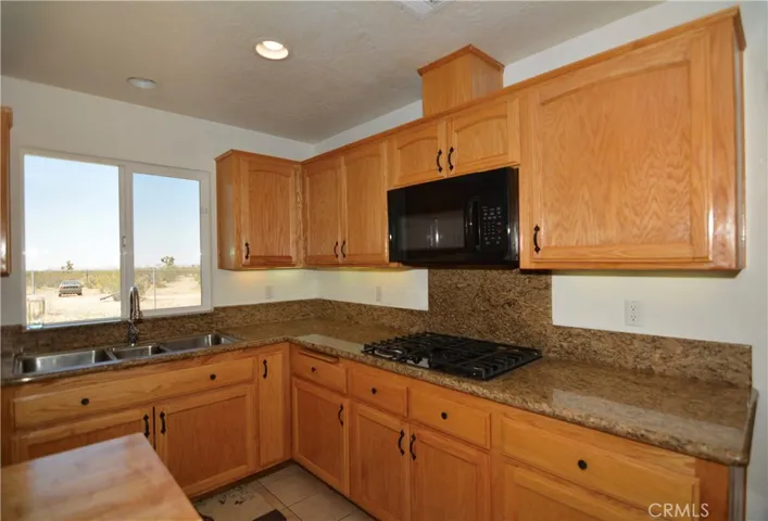 11550 Greaswood Lane, Phelan, California 92371