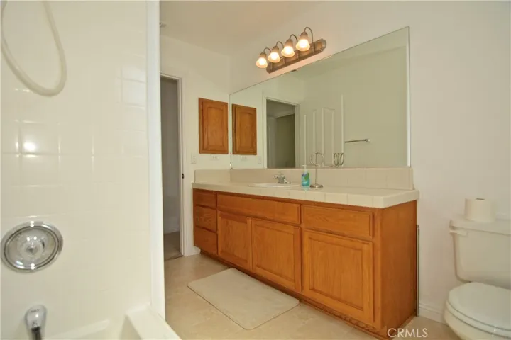 11550 Greaswood Lane, Phelan, California 92371
