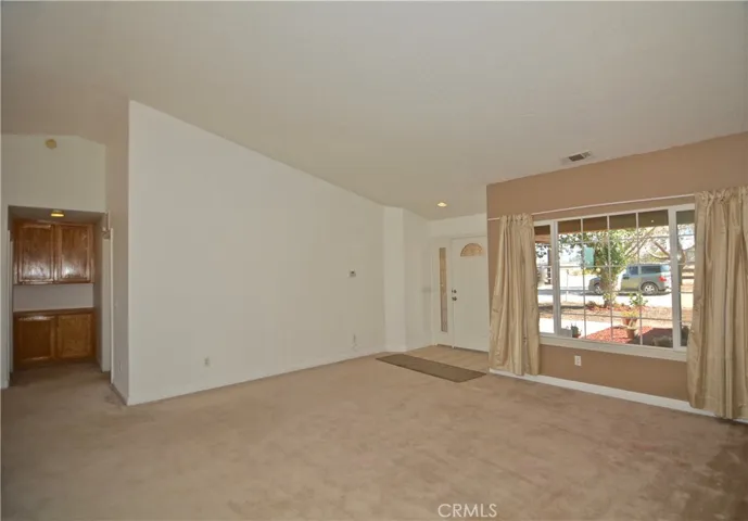 11550 Greaswood Lane, Phelan, California 92371