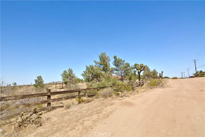 11550 Greaswood Lane, Phelan, California 92371