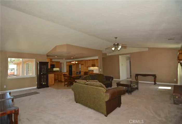 11550 Greaswood Lane, Phelan, California 92371