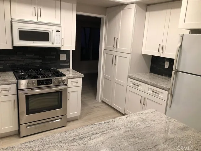 4568 Feather River Road, Corona, California 92878