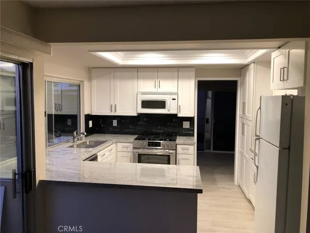 4568 Feather River Road, Corona, California 92878