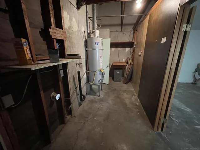 9756 Domer Road, Santee, California 92071