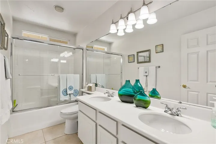 Upstairs Full Bath