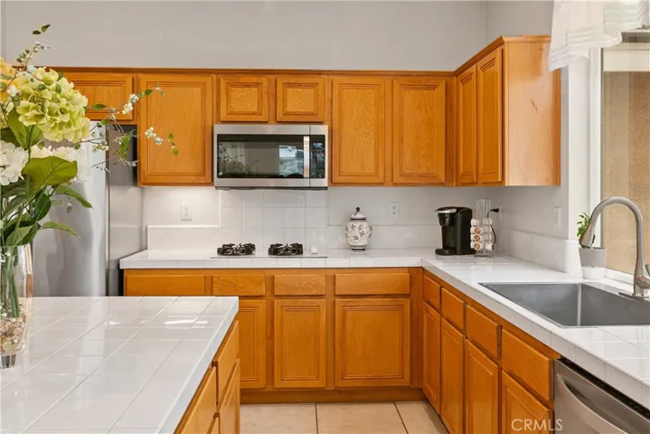 Large Kitchen With Center Island