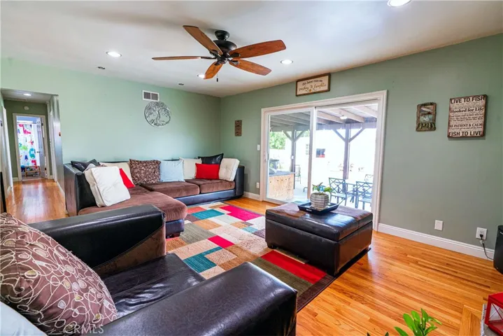 1621 Bentley Place, Glendora, California 91740