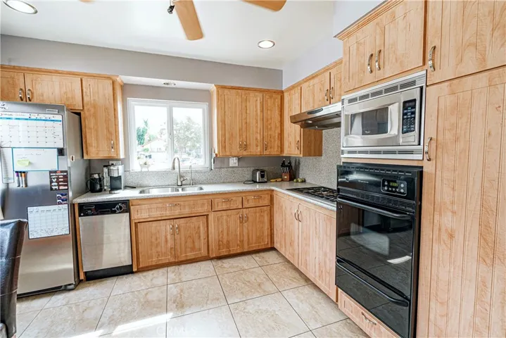 1621 Bentley Place, Glendora, California 91740