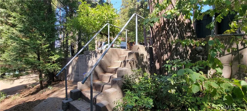 846 Big Oak Road, Crestline, California 92325