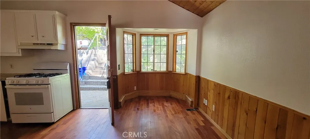 846 Big Oak Road, Crestline, California 92325