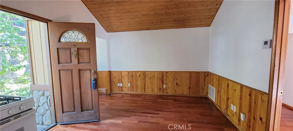846 Big Oak Road, Crestline, California 92325